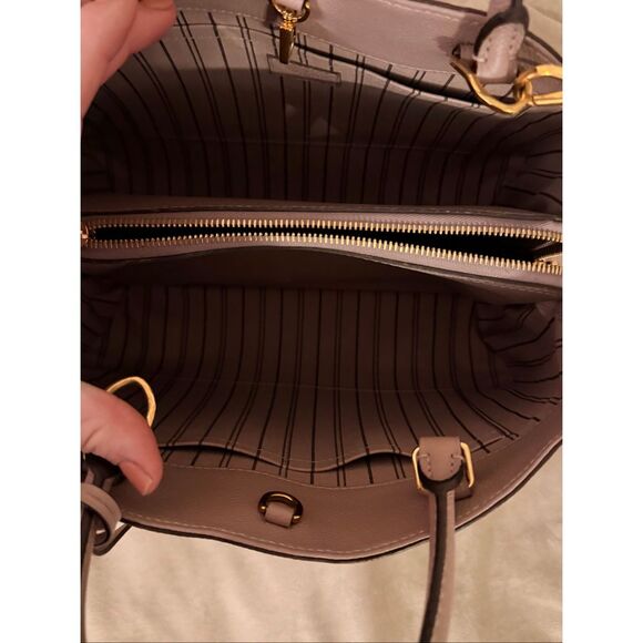 Louis Vuitton Montaigne Handbag Monogram Empreinte Leather MM - Picture 13 of 17